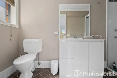 Property photo of 23 Cypress Crescent Kelso NSW 2795