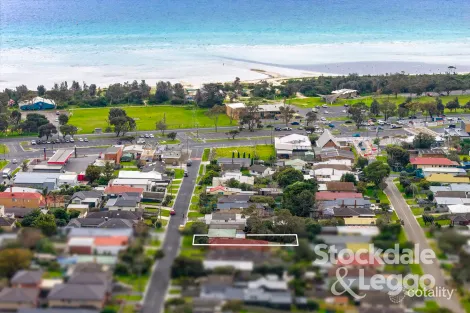 25 Fifth Ave, Rosebud, VIC 3939