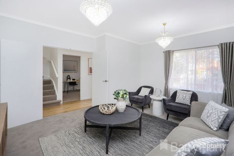 Property photo of 30 Kallara Grove Maribyrnong VIC 3032