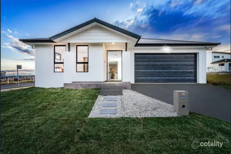 1 STRACHAN RD, OAKVILLE, NSW 2765