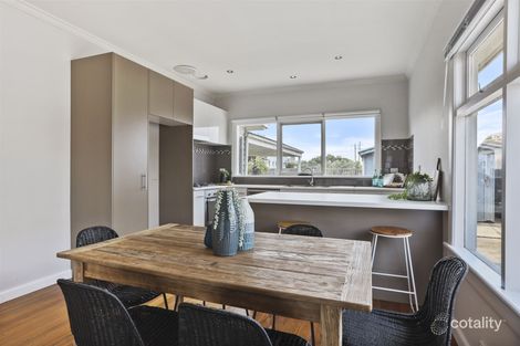Property photo of 6 Robb Avenue Hamlyn Heights VIC 3215