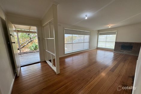 Property photo of 14 McLaren Avenue Cranbourne VIC 3977