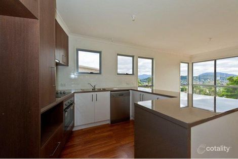 Property photo of 12 Simmons Court Lindisfarne TAS 7015