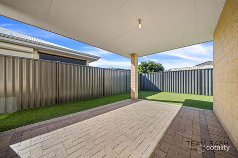 Property photo of 19 Saligna Way Dayton WA 6055