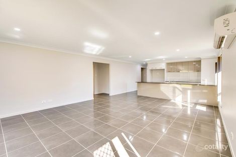 Property photo of 19 Brampton Crescent Springfield Lakes QLD 4300