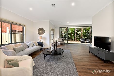 Property photo of 41 The Crest Attwood VIC 3049