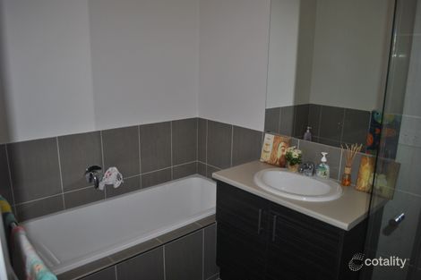 Property photo of 6 Phillip Hyland Drive Yarrawonga VIC 3730