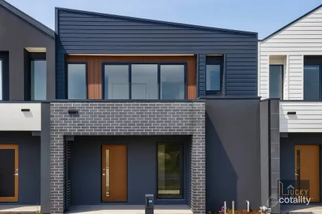 Property photo of 14 Radius Walk Donnybrook VIC 3064