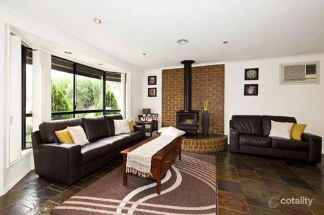 Property photo of 6 Diosma Way Mill Park VIC 3082