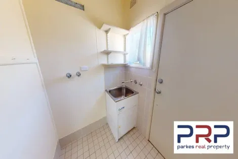 Property photo of 9 Downes Crescent Parkes NSW 2870