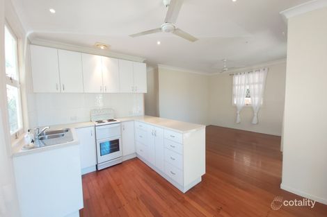16 Fox Ave, Southport, QLD 4215