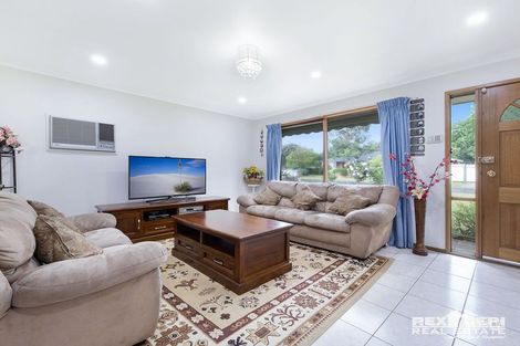 Property photo of 3 Hazelwood Avenue Cranbourne North VIC 3977