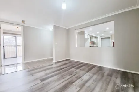 Property photo of 4 Peck Close Oran Park NSW 2570