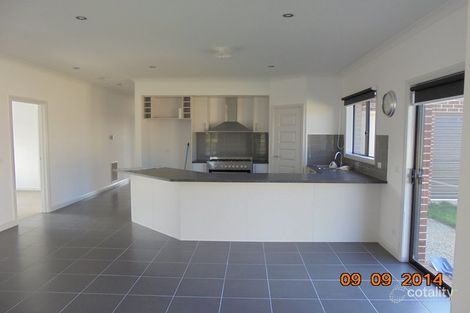 Property photo of 75 Lancefield Circuit Eynesbury VIC 3338