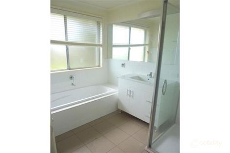 Property photo of 2 Kira Close Frankston VIC 3199