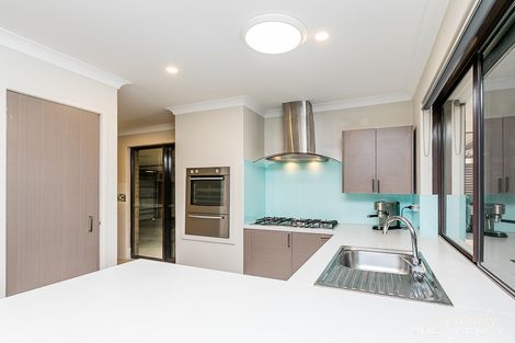 Property photo of 5 Mangowine Close Heathridge WA 6027