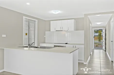 Property photo of 4 Daybreak Street Spring Mountain QLD 4300