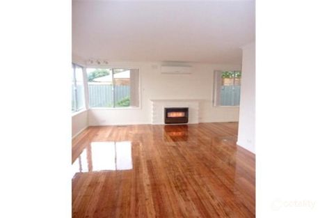 Property photo of 2 Kira Close Frankston VIC 3199