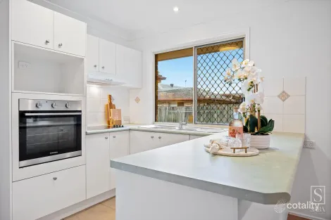 Property photo of 6 Platypus Close Riverhills QLD 4074