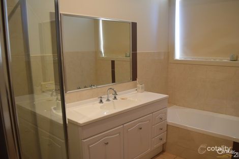 Property photo of 4 Clancy Place Parkes NSW 2870