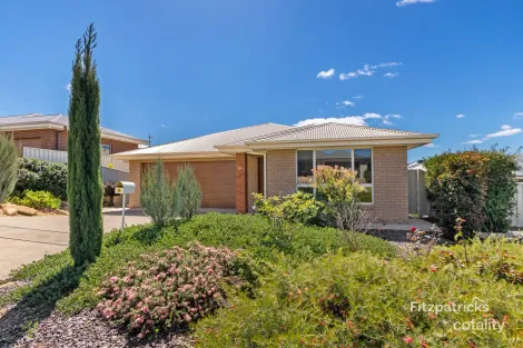 Property photo of 26 Alma Crescent Estella NSW 2650