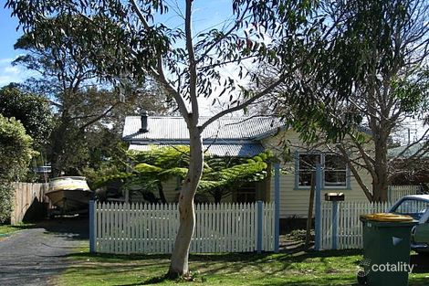 70 Noorong Ave, Forresters Beach, NSW 2260