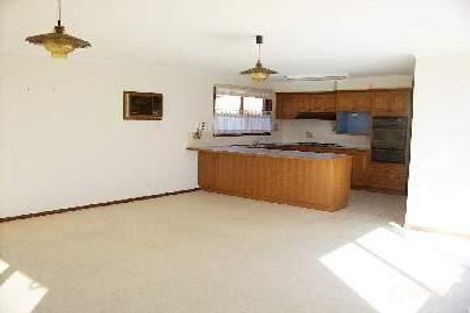 Property photo of 16 Knights Drive Glen Waverley VIC 3150