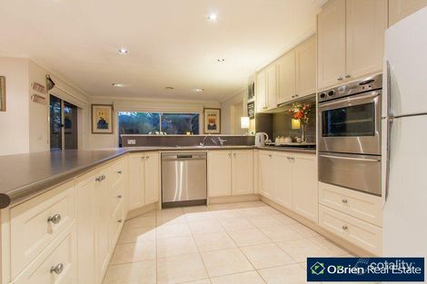 Property photo of 8 Gracehill Mews Cranbourne VIC 3977