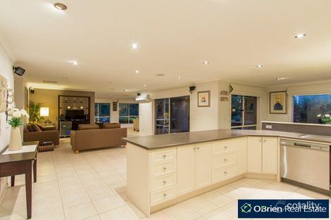 Property photo of 8 Gracehill Mews Cranbourne VIC 3977