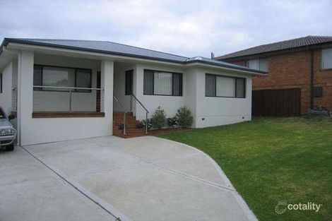 92 Macquarie Gr, Caves Beach, NSW 2281