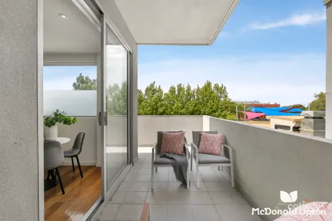 Property photo of 8/32 Napier Street Essendon VIC 3040