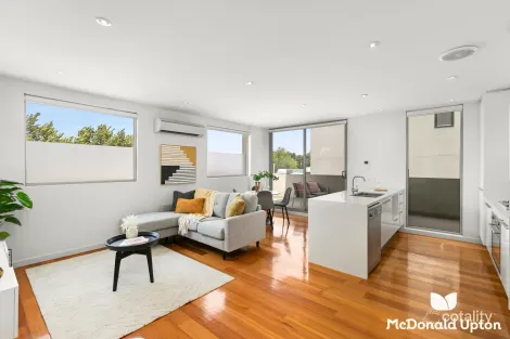 Property photo of 8/32 Napier Street Essendon VIC 3040
