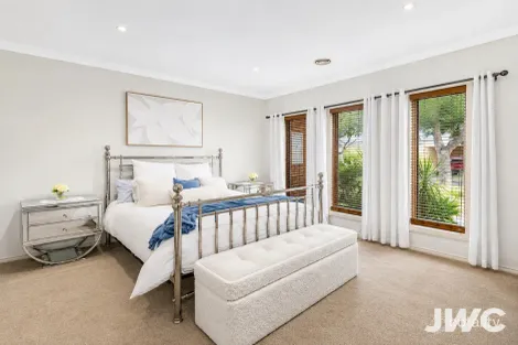 Property photo of 19 Barton Drive Sandhurst VIC 3977