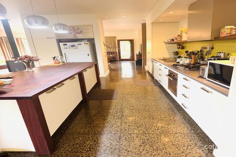 Property photo of 3 Glenns Court Woodend VIC 3442