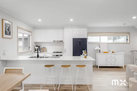 Property photo of 1/261-263 Farmborough Road Farmborough Heights NSW 2526