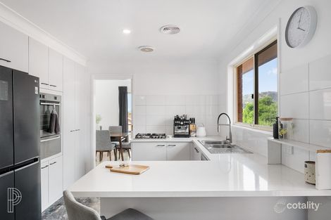 8 Schofield Pl, Gordon, ACT 2906