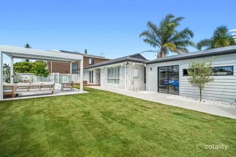 Property photo of 2 Pedder Place Coombabah QLD 4216