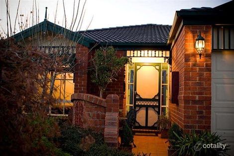 Property photo of 2 Sage Close Hillside VIC 3037