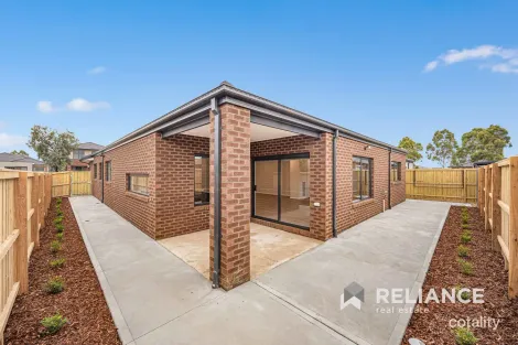 Property photo of 28 Moree Road Point Cook VIC 3030