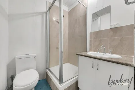 Property photo of 22 Hales Crescent Jacana VIC 3047