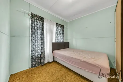 Property photo of 22 Hales Crescent Jacana VIC 3047