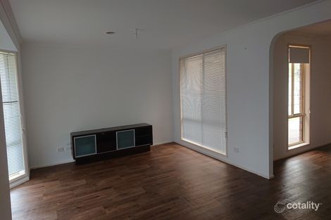 Property photo of 2 Willora Crescent Cranbourne West VIC 3977