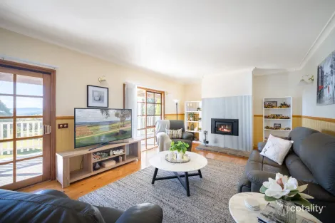 Property photo of 10 Wilson Drive Oberon NSW 2787