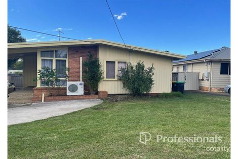 64 MAPLE RD, NORTH ST MARYS, NSW 2760