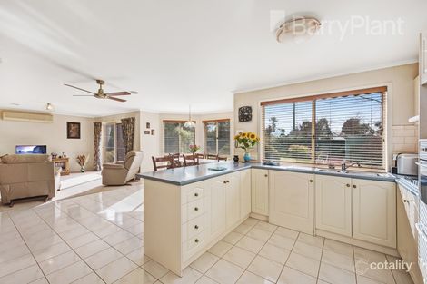 Property photo of 17 Quinlan Court Werribee VIC 3030
