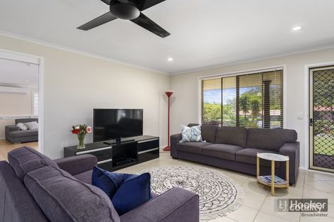 Property photo of 11 Wilmot Place Helensvale QLD 4212