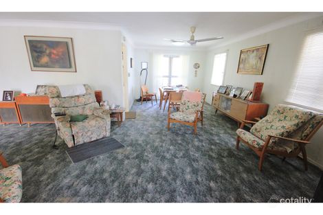 Property photo of 28 Bonneville Street Holland Park West QLD 4121