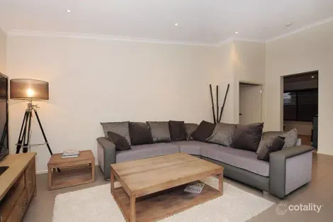 Property photo of 8 Honeybark Crescent Lyndhurst VIC 3975