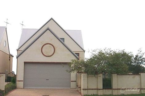 2/10 Waterside Dr, Dudley Park, WA 6210