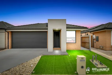 Property photo of 53 Indura Drive Werribee VIC 3030